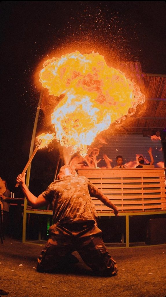 Escupefuegos whatsapp image 2026 03 23 at 11.00.14