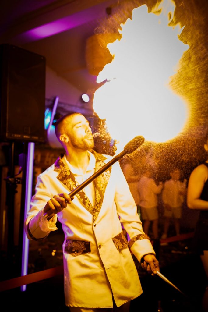 Escupefuegos whatsapp image 2026 03 23 at 11.00.41